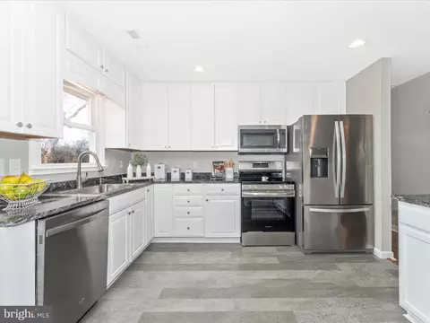 4328 Dover Dr, Frederick, MD 21703 photo 12