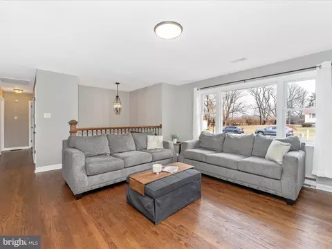 4328 Dover Dr, Frederick, MD 21703 photo 6