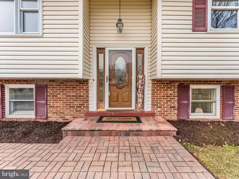 4328 Dover Dr, Frederick, MD 21703 photo 2