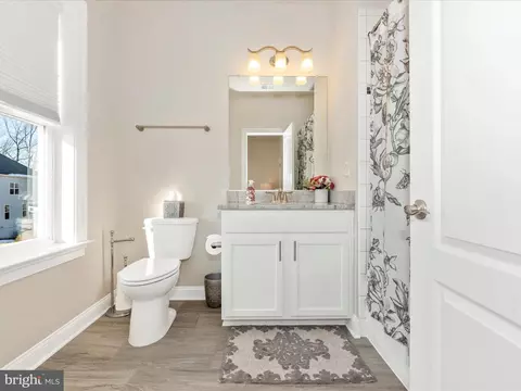 Bath - 6555 Saxony Ct, Frederick, MD 21701 photo 3 of 6