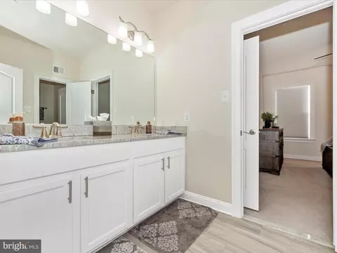 Bath - 6555 Saxony Ct, Frederick, MD 21701 photo 5 of 6