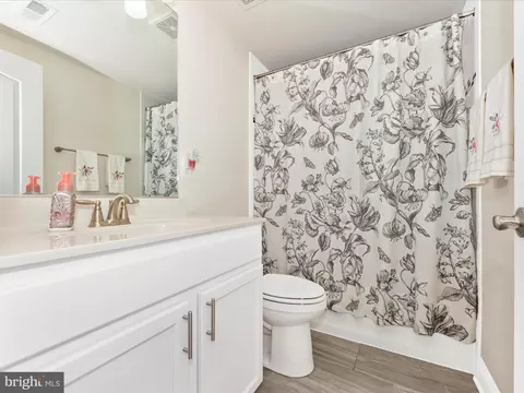 Bath - 6555 Saxony Ct, Frederick, MD 21701 photo 6 of 6