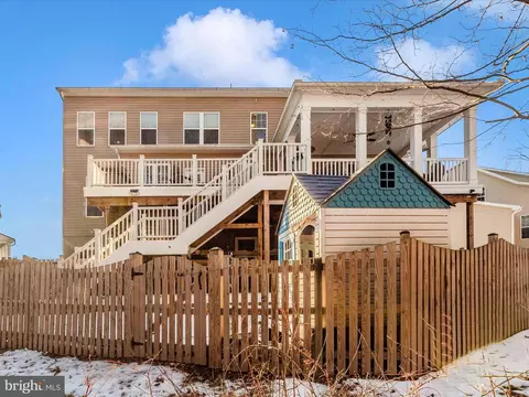 Exterior - 6555 Saxony Ct, Frederick, MD 21701 photo 5 of 17