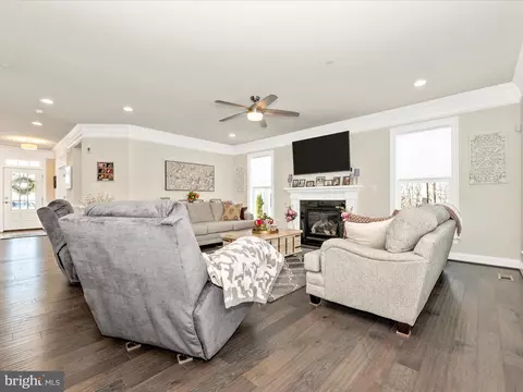 Living - 6555 Saxony Ct, Frederick, MD 21701 photo 2 of 3