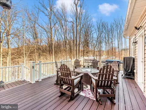Exterior - 6555 Saxony Ct, Frederick, MD 21701 photo 8 of 17
