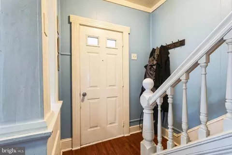 Entry Way - 15 E C St, Brunswick, MD 21716 photo 8 of 12