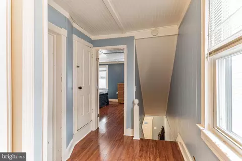 Entry Way - 15 E C St, Brunswick, MD 21716 photo 10 of 12