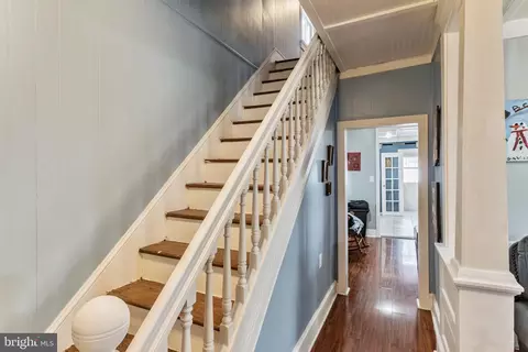 Entry Way - 15 E C St, Brunswick, MD 21716 photo 9 of 12