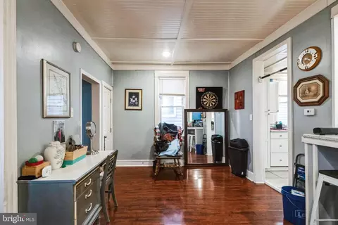 Entry Way - 15 E C St, Brunswick, MD 21716 photo 2 of 12