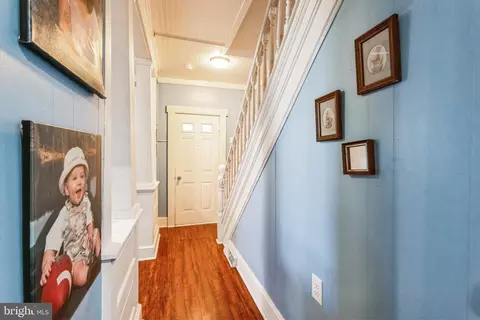 Entry Way - 15 E C St, Brunswick, MD 21716 photo 1 of 12