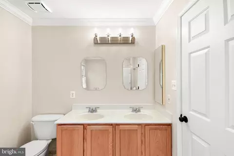 Bath - 5080 Reigate Ct, Frederick, MD 21703 photo 3 of 4