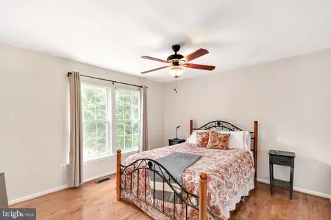 Bedroom - 5080 Reigate Ct, Frederick, MD 21703 photo 3 of 4