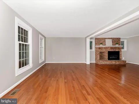 7098 Limestone Ln, Middletown, MD 21769 photo 4