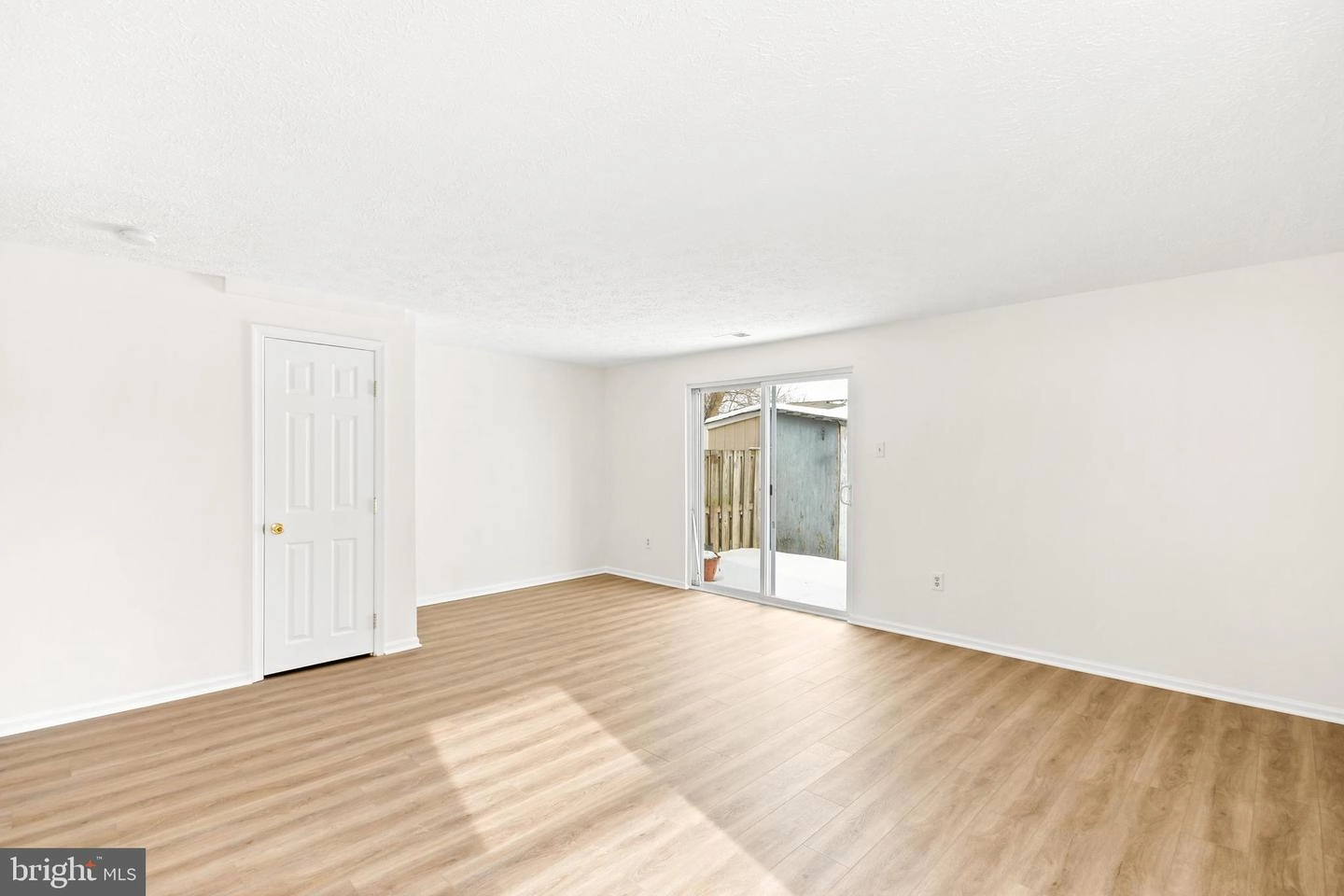 Living - 534 Beebe Ct, Frederick, MD 21703 photo 5 of 6