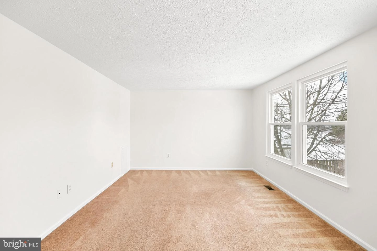 Living - 534 Beebe Ct, Frederick, MD 21703 photo 6 of 6