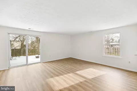 Living - 534 Beebe Ct, Frederick, MD 21703 photo 1 of 6