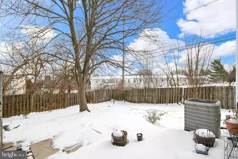 Exterior - 534 Beebe Ct, Frederick, MD 21703 photo 4 of 9