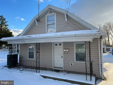 802 E South St, Frederick, MD 21701 photo 1