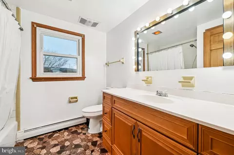 Bath - 2018 Cohasset Ct, Frederick, MD 21702 photo 2 of 2