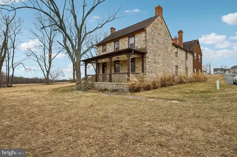 Exterior - 2018 Cohasset Ct, Frederick, MD 21702 photo 2 of 9