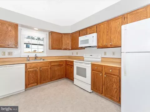 Kitchen - 5794 Box Elder Ct, Frederick, MD 21703 photo 2 of 4