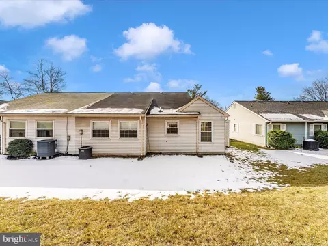 Exterior - 5794 Box Elder Ct, Frederick, MD 21703 photo 9 of 15