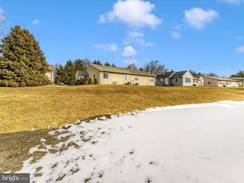 Exterior - 5794 Box Elder Ct, Frederick, MD 21703 photo 10 of 15