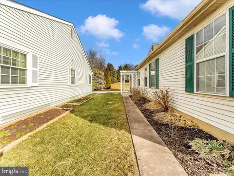 Exterior - 5794 Box Elder Ct, Frederick, MD 21703 photo 6 of 15