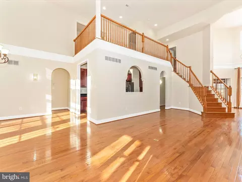 Living - 2527 Mill Race Rd, Frederick, MD 21701 photo 8 of 14
