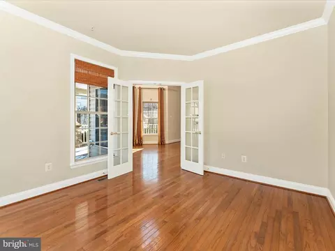 Living - 2527 Mill Race Rd, Frederick, MD 21701 photo 2 of 14