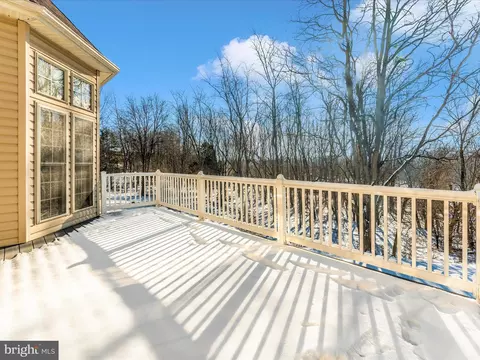 Exterior - 2527 Mill Race Rd, Frederick, MD 21701 photo 9 of 16