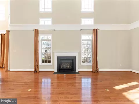 Living - 2527 Mill Race Rd, Frederick, MD 21701 photo 6 of 14