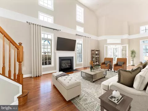 Living - 2527 Mill Race Rd, Frederick, MD 21701 photo 3 of 14