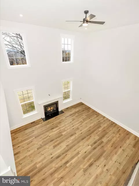 Living - 7022 Ridge Rd, Frederick, MD 21702 photo 8 of 12