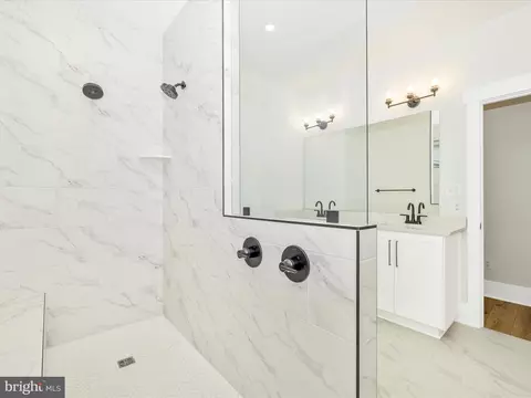 Bath - 7022 Ridge Rd, Frederick, MD 21702 photo 3 of 6