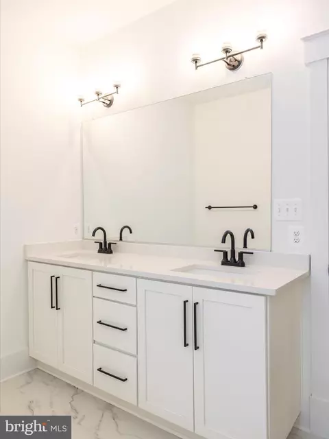 Bath - 7022 Ridge Rd, Frederick, MD 21702 photo 2 of 6