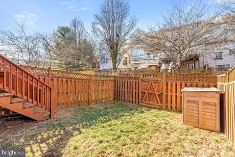 Exterior - 162 Fieldstone Ct, Frederick, MD 21702 photo 3 of 4