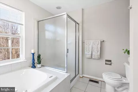 Bath - 162 Fieldstone Ct, Frederick, MD 21702 photo 2 of 3