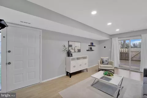 7293 C Coachlight Ct, Frederick, MD 21703 photo 5