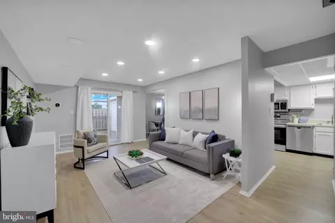 7293 C Coachlight Ct, Frederick, MD 21703 photo 3