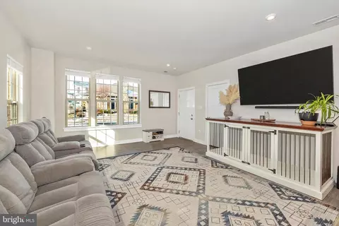 6074 Forum Sq, Frederick, MD 21703 photo 3