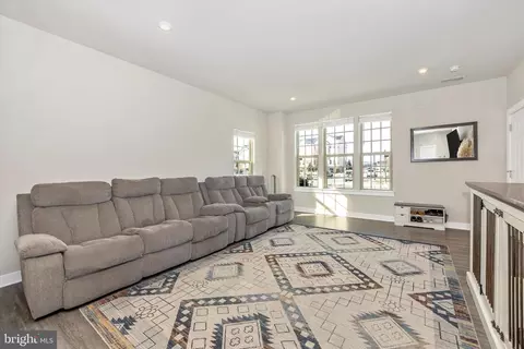 6074 Forum Sq, Frederick, MD 21703 photo 4