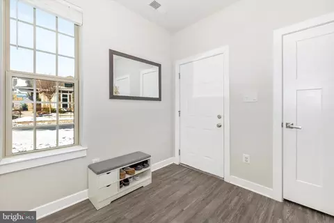 6074 Forum Sq, Frederick, MD 21703 photo 2