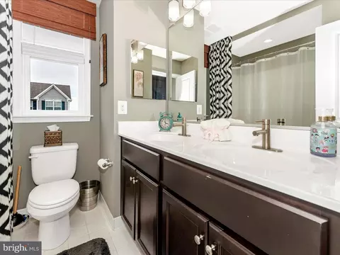 Bath - 1167 Holden Rd, Frederick, MD 21701 photo 3 of 4