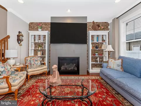 Living - 1167 Holden Rd, Frederick, MD 21701 photo 2 of 6