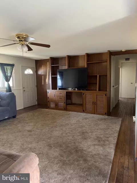 Living - 1406 Pinewood Dr, Frederick, MD 21701 photo 2 of 3