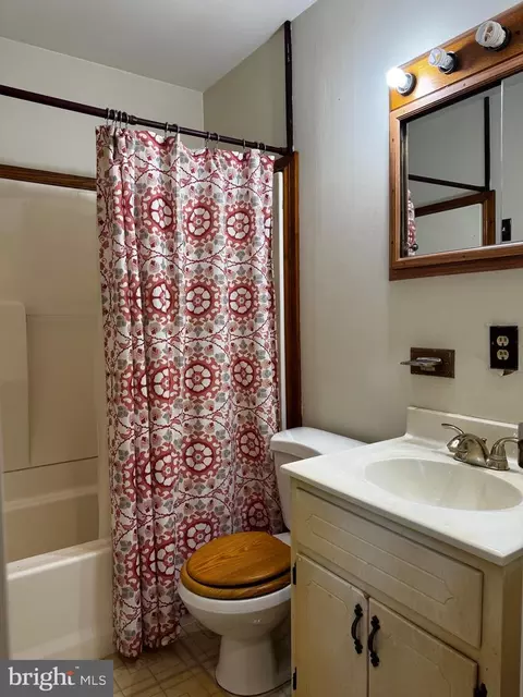 Bath - 1406 Pinewood Dr, Frederick, MD 21701 photo 1 of 1