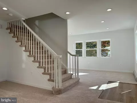 Living - 31 E B St, Brunswick, MD 21716 photo 2 of 2