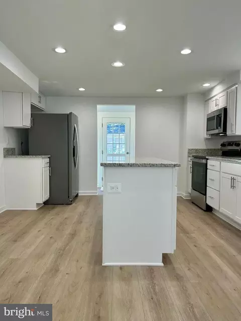 Kitchen - 31 E B St, Brunswick, MD 21716 photo 2 of 3