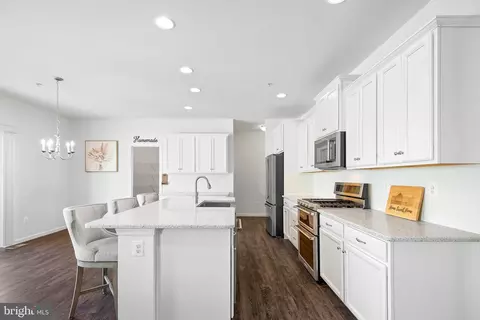 Kitchen - 1702 Damsire Mews, Frederick, MD 21702 photo 2 of 5